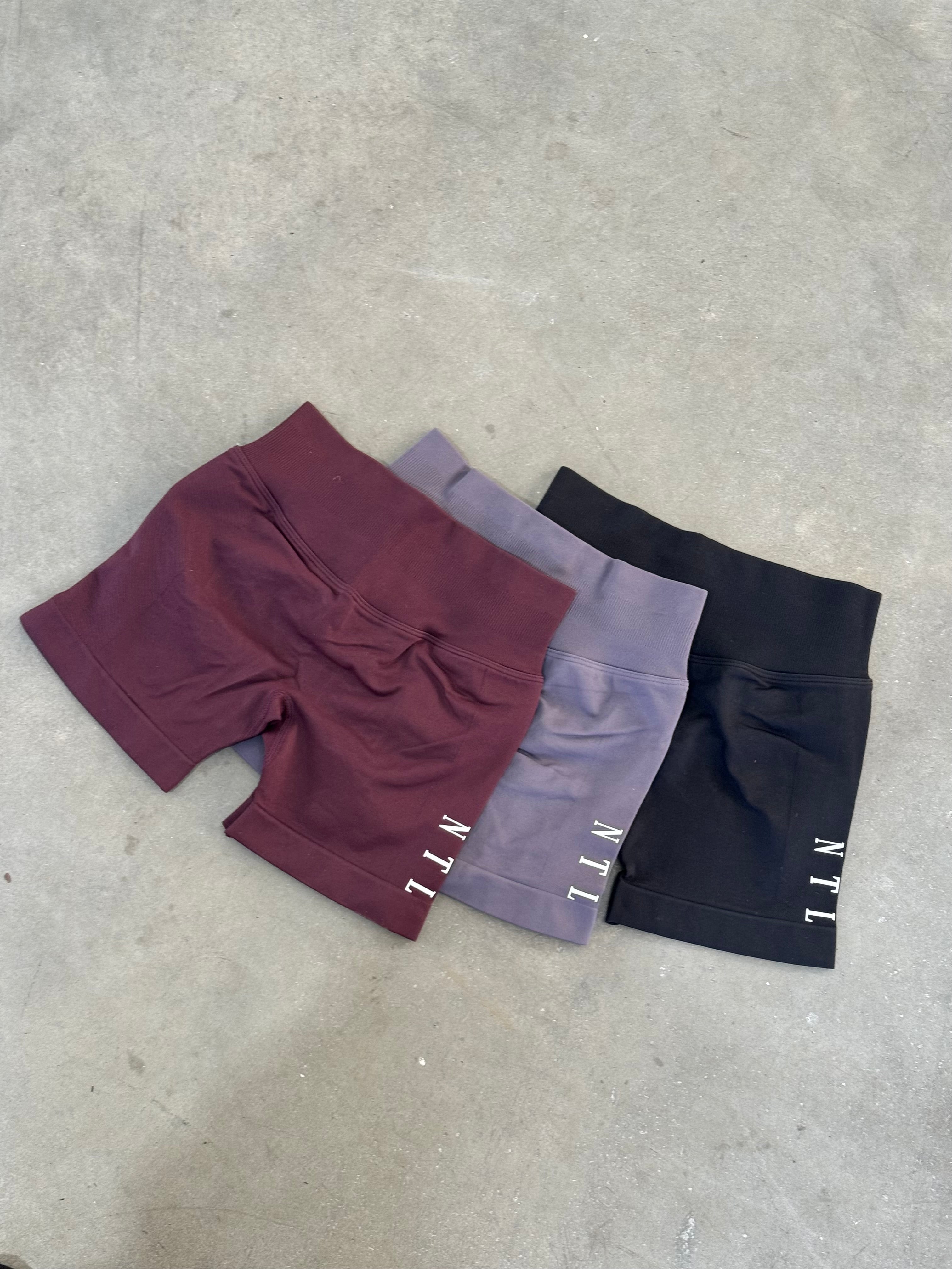 SEAMLESS SCRUNCH SHORT