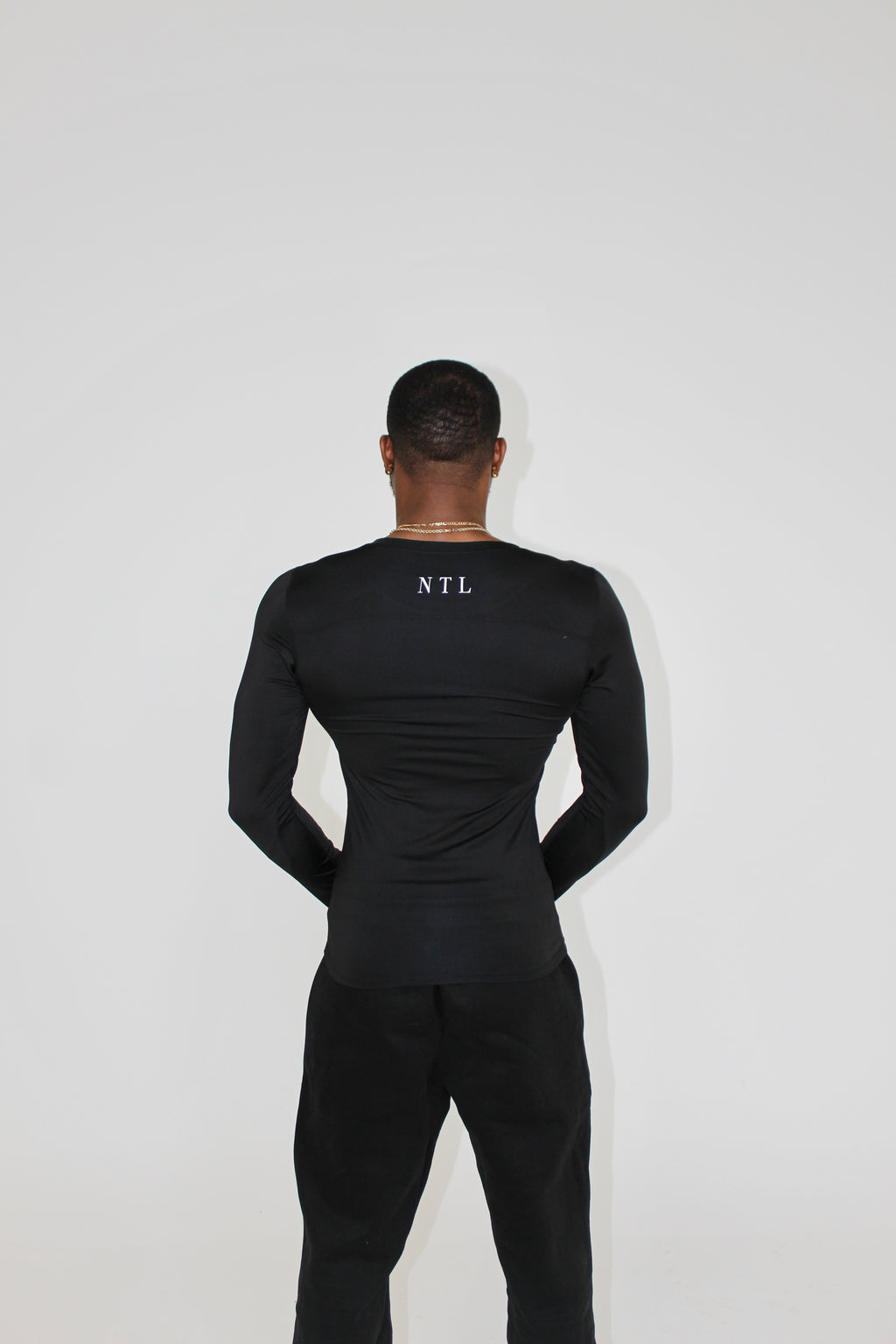 ESSENTIALS COMPRESSION LONG SLEEVE