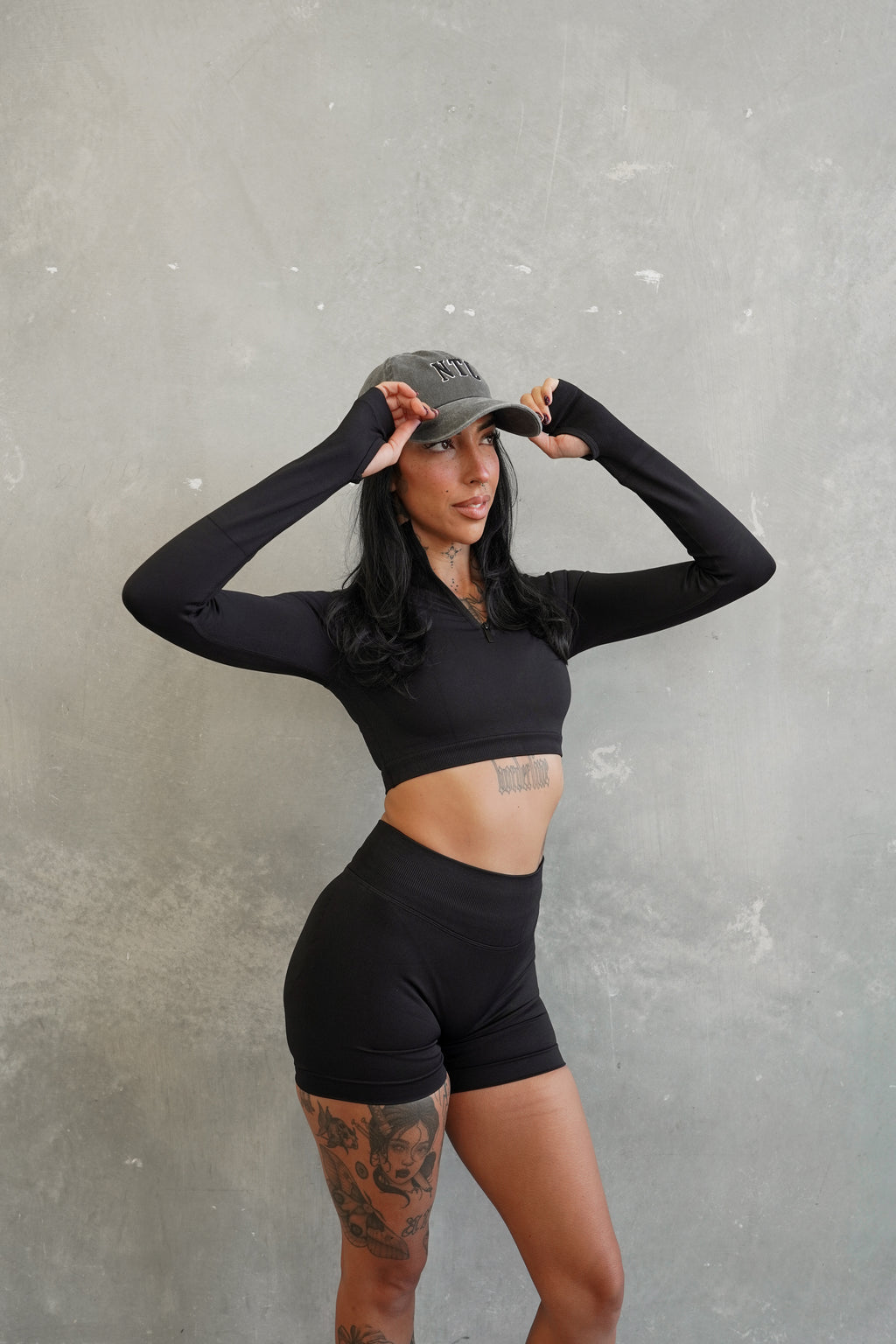 SEAMLESS SCRUNCH SHORT