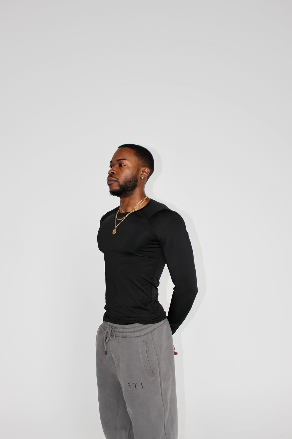 ESSENTIALS COMPRESSION LONG SLEEVE