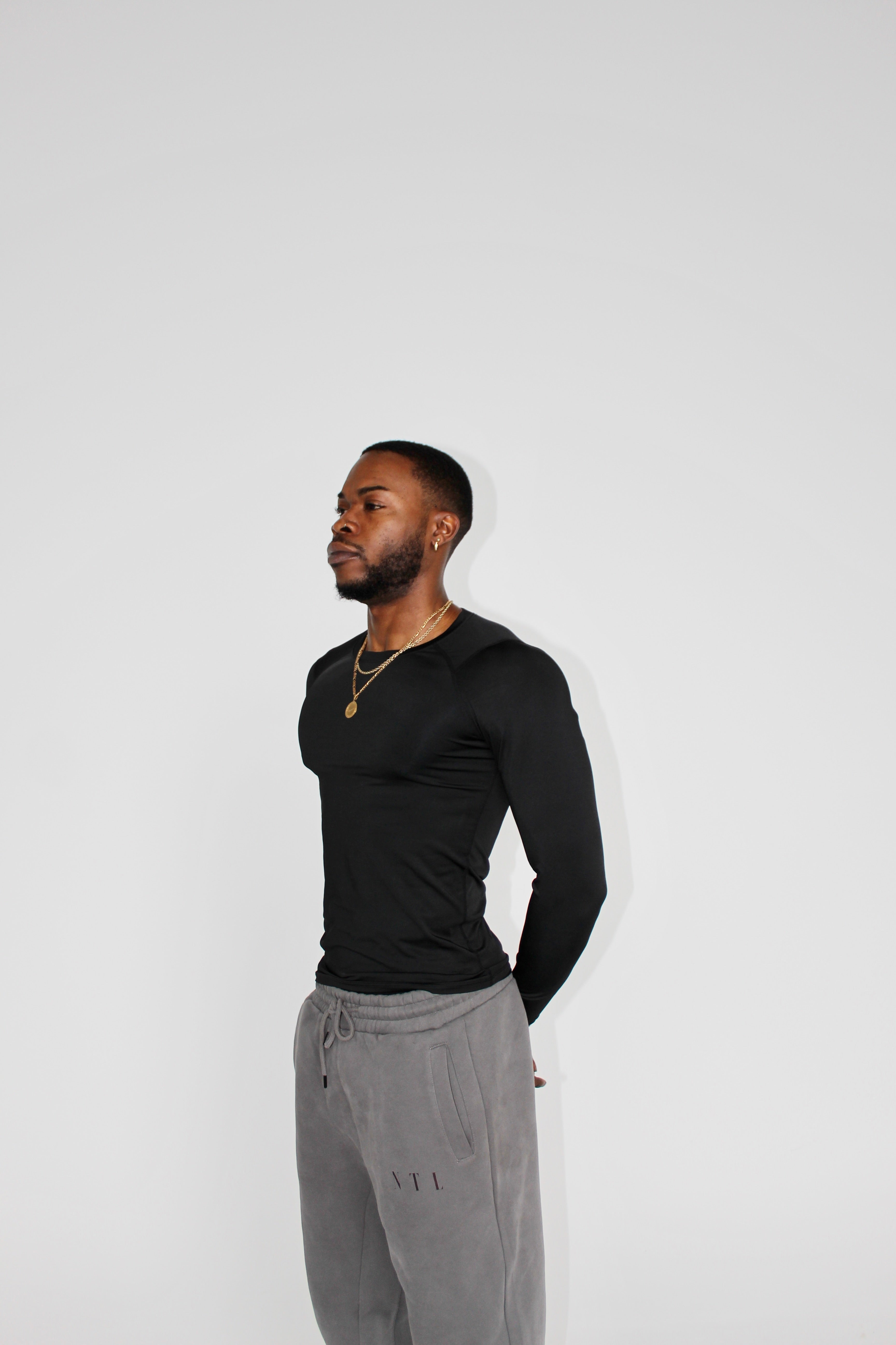 ESSENTIALS COMPRESSION LONG SLEEVE