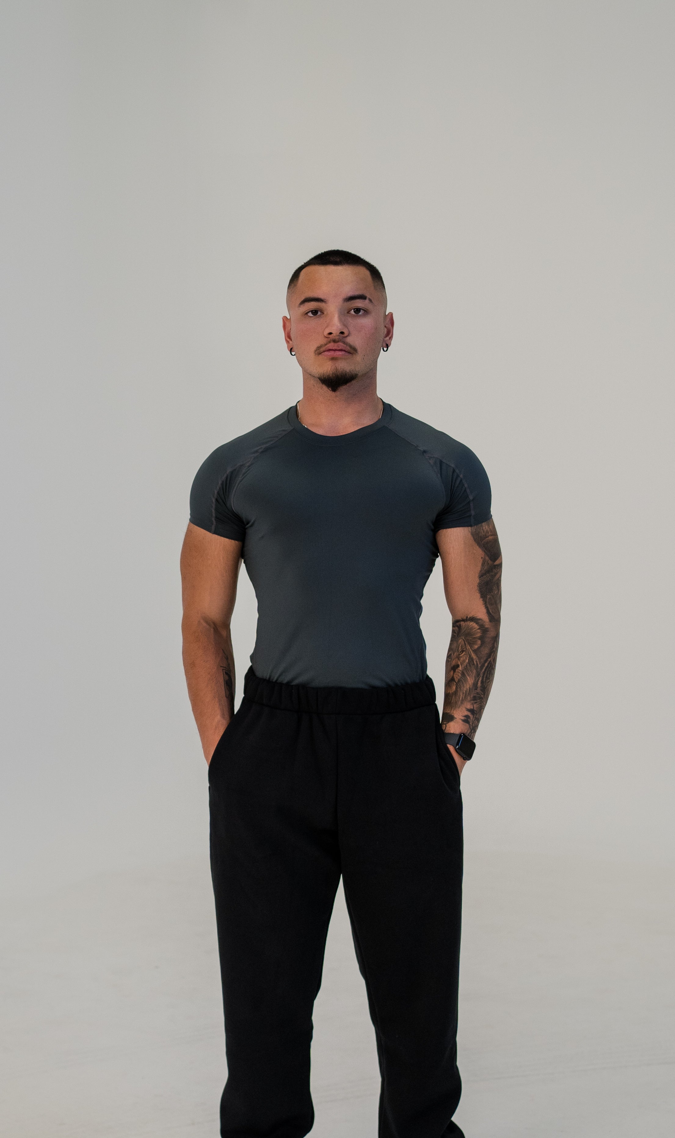 ESSENTIALS COMPRESSION SHORT SLEEVE
