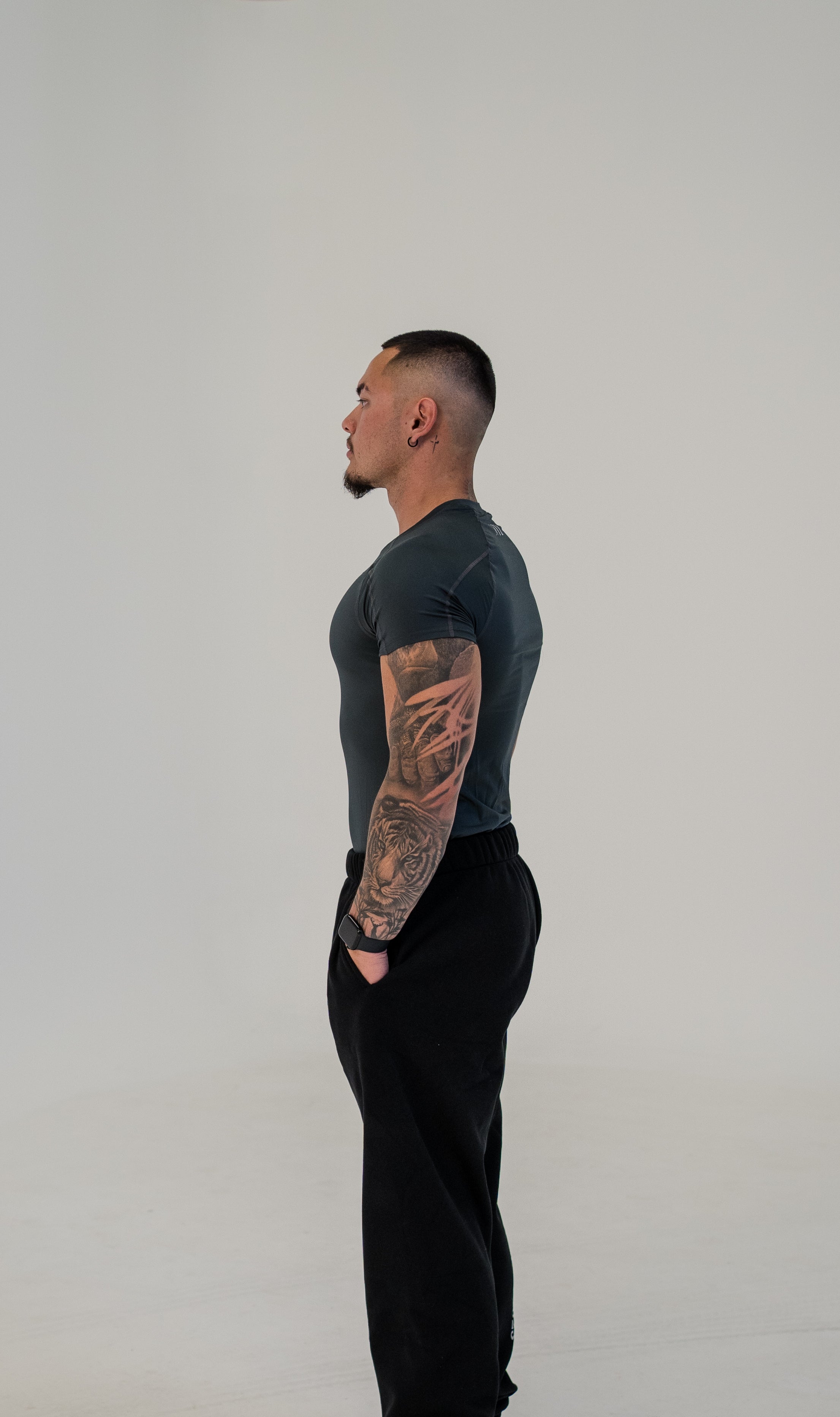 ESSENTIALS COMPRESSION SHORT SLEEVE