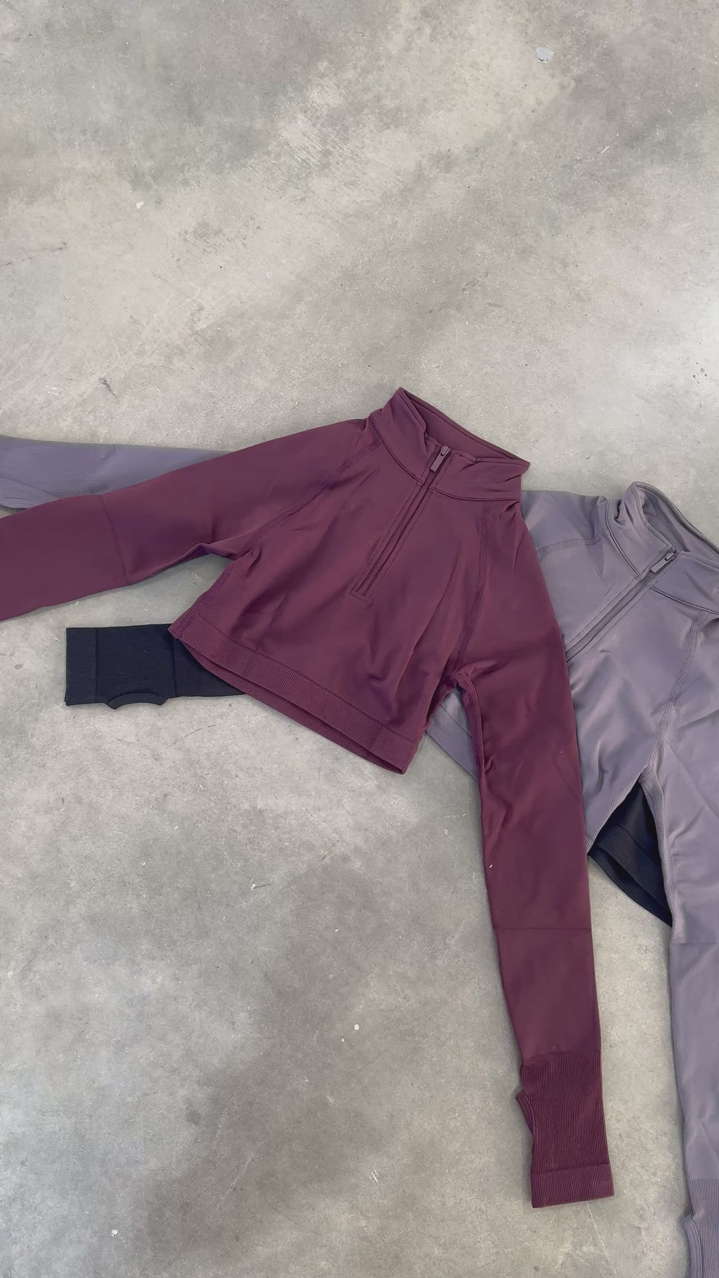 SEAMLESS QUARTER ZIP